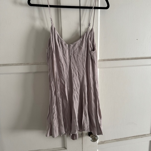 Worn Once Lulu's Effortlessly Grey Romper - Picture 6 of 6